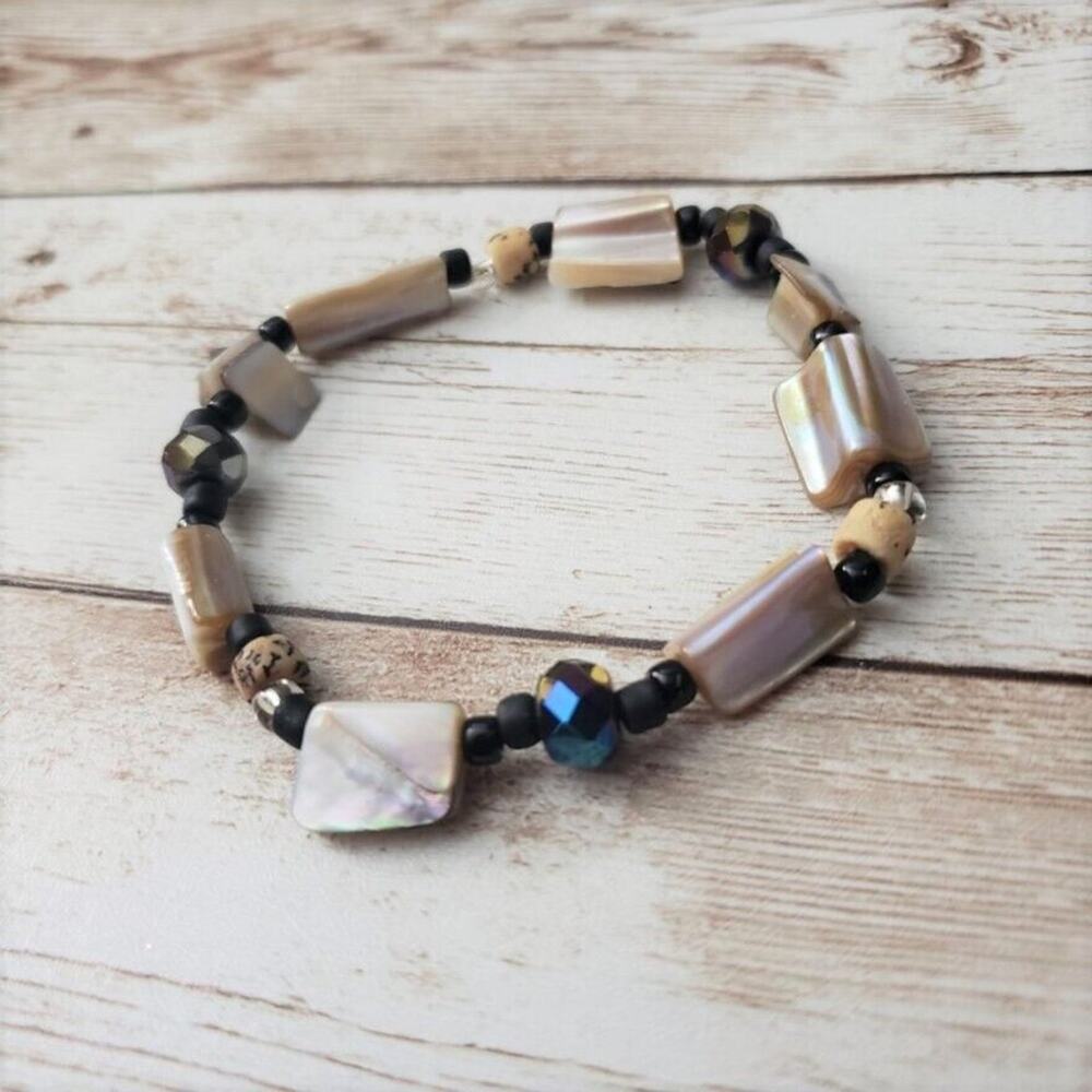 Vintage Stretch Bracelet - Shell? & Beaded